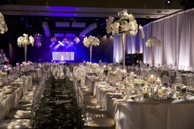Luxurious White Themed Wedding at Hotel Arts | Calgary Wedding Planner
