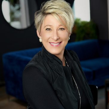 Lynn Fletcher - Director & CEO of Lynn Fletcher Weddings